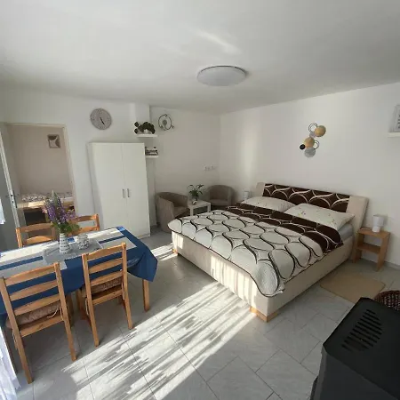 Apartment Beniskovec,